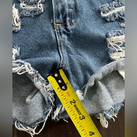 WRANGLER Distressed high-waist Jean Shorts (medium wash) - Picture 4 of 7